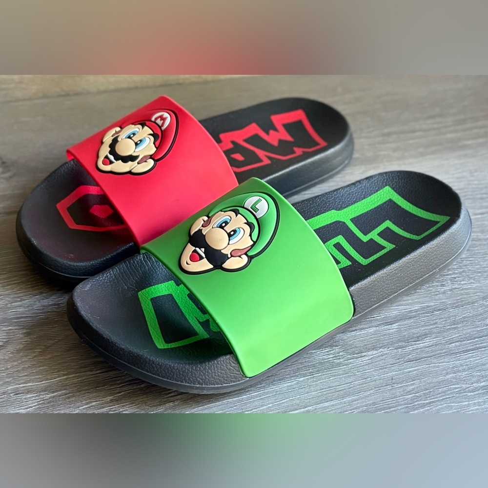 Super Mario Brothers Nintendo Slides Mario Luigi Big Kids Size 5